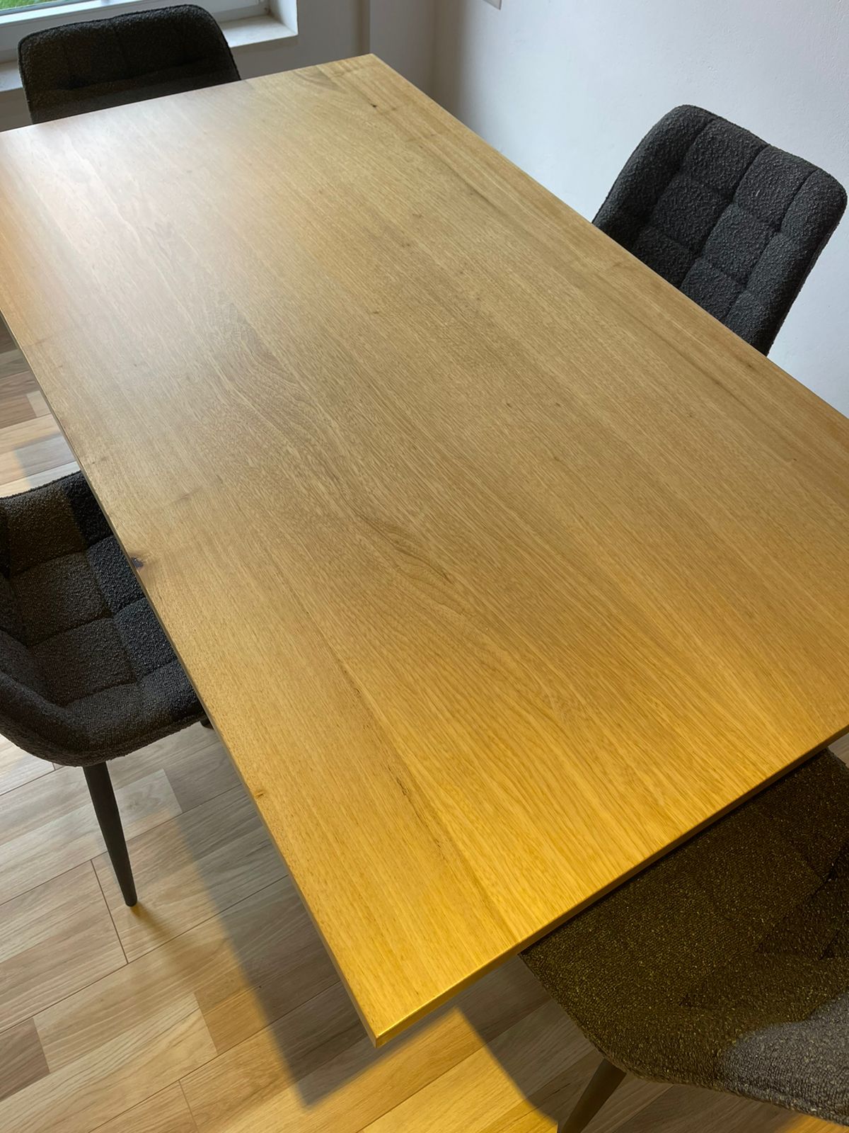 Set Tavolin? Ngr?nie Druri Lisi dhe 4 Karrige